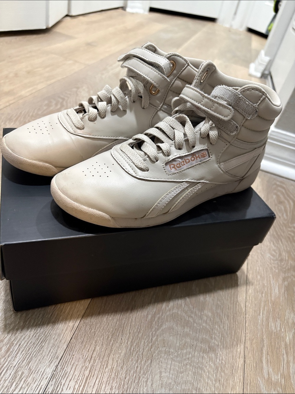 Reebok Cream High-Top Women's Sneakers